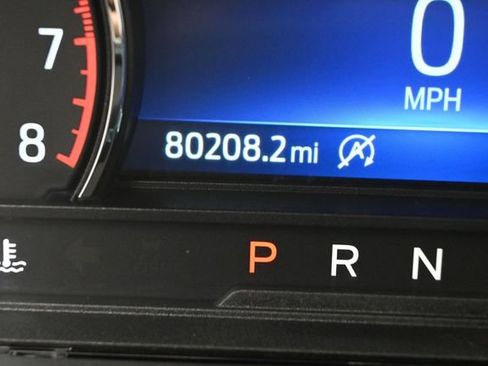 Used 2021 Ford Explorer XLT w/ Equipment Group 202A AWD/4WD image 4