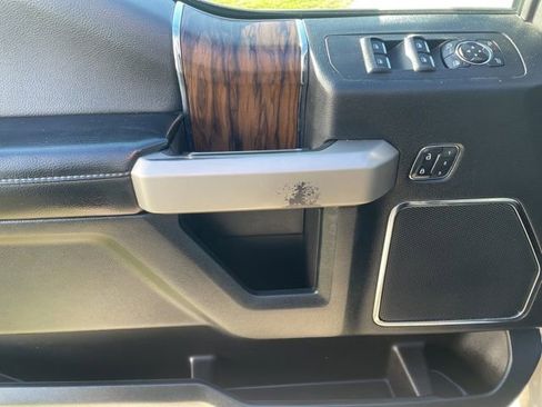 Used 2018 Ford F150 Lariat w/ Equipment Group 502A Luxury AWD/4WD image 19