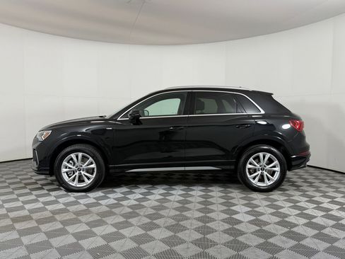 Used 2025 Audi Q3 2.0T Premium w/ Convenience Package image 2