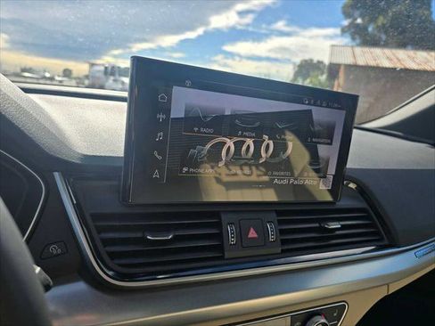 Certified 2025 Audi Q5 2.0T Premium w/ Convenience Plus Package image 28