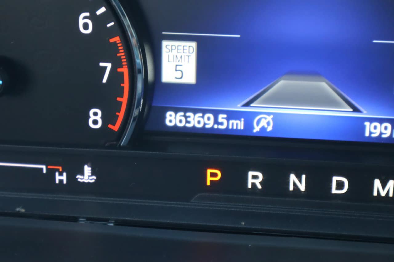 Used 2020 Ford Explorer Limited RWD image 12