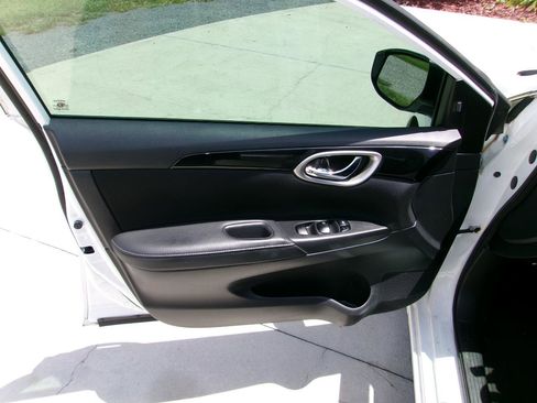 Used 2019 Nissan Sentra SV w/ Special Edition Package image 10