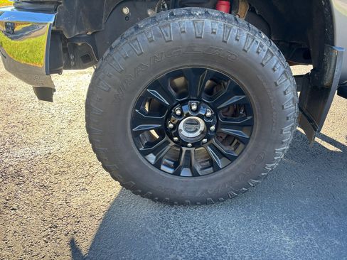 Used 2022 Ford F250 Lariat w/ Tremor Off-Road Package image 19