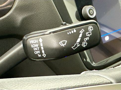 Used 2022 Volkswagen Tiguan SE image 21