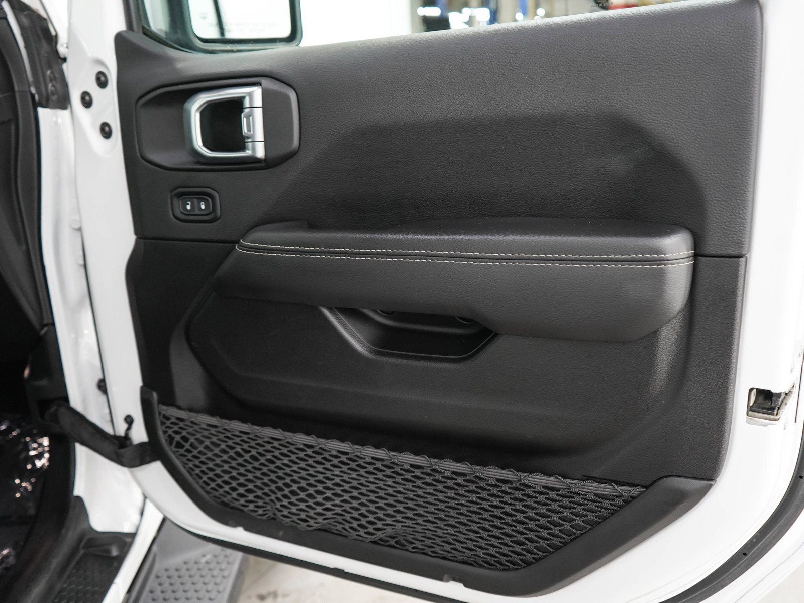 Used 2021 Jeep Wrangler Unlimited Sahara w/ Uconnect 4C Nav & Sound Group AWD/4WD image 10