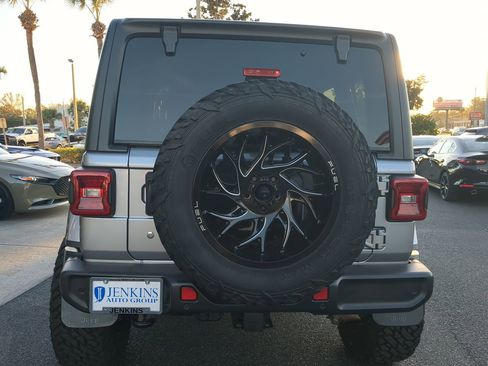 Used 2020 Jeep Wrangler Unlimited Sahara w/ Uconnect 4C Nav & Sound Group image 4