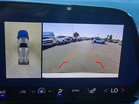 New 2026 Chevrolet Traverse LT w/ Enhanced Driving Package image 23