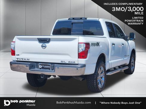 Used 2018 Nissan Titan SL w/ Chrome Package AWD/4WD image 25