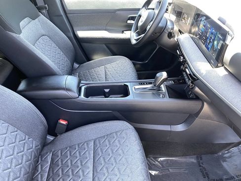 Certified 2026 Nissan Kicks SV FWD image 10