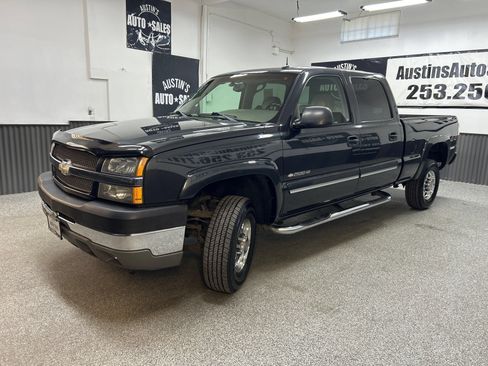 Used 2003 Chevrolet Silverado 2500 LT AWD/4WD image 3