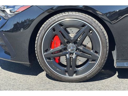 Used 2025 Mercedes-Benz CLA 35 AMG 4MATIC image 31
