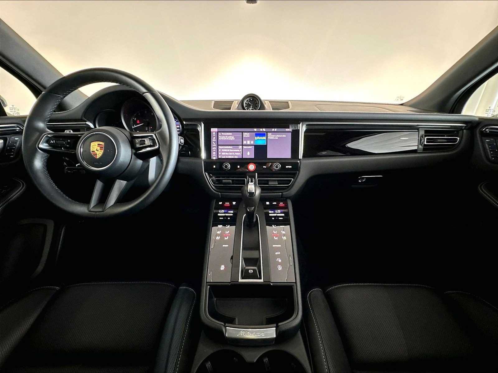 Used 2026 Porsche Macan AWD/4WD image 18