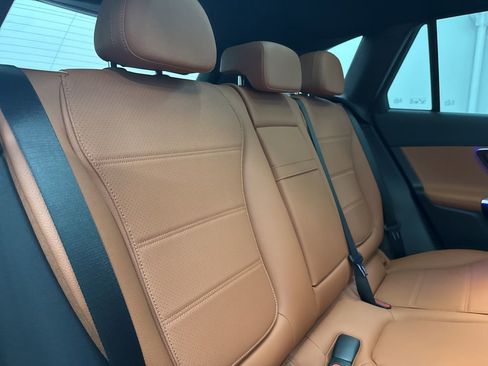 Used 2026 Mercedes-Benz GLC 300 GLC 300 image 25