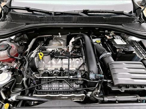 Used 2021 Volkswagen Jetta SE image 9