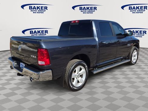 Used 2017 RAM 1500 Classic SLT w/ SLT Plus D￩cor Group image 6