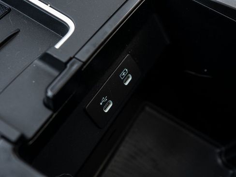 Certified 2025 Acura MDX SH-AWD image 38