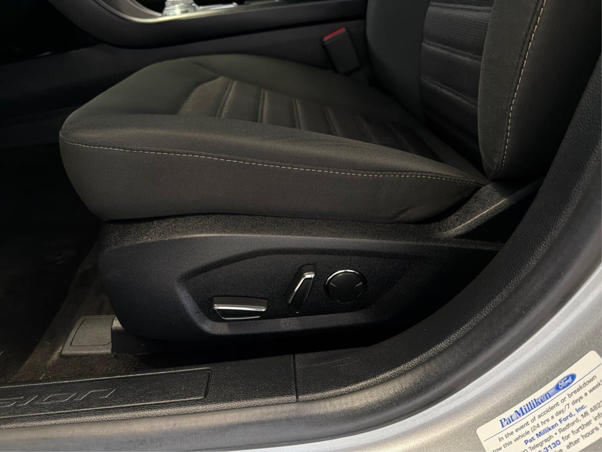 Used 2020 Ford Fusion SE AWD/4WD image 22