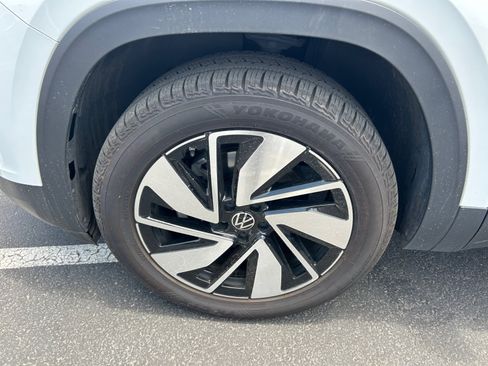 Used 2024 Volkswagen Atlas SE FWD image 26