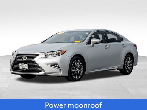 Used 2017 Lexus ES 350 w/ Luxury Package image 3