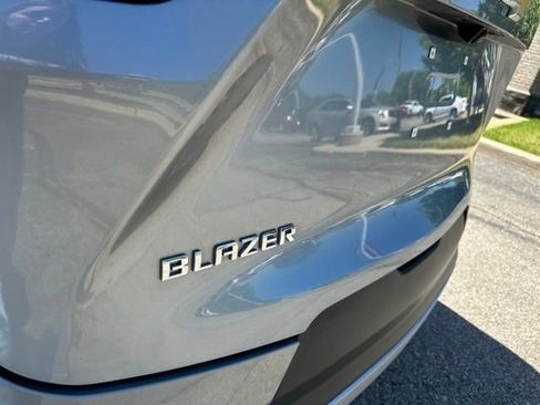 Used 2024 Chevrolet Blazer LT FWD image 27