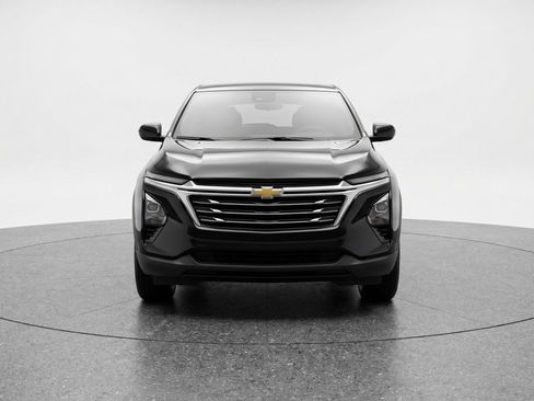 Used 2025 Chevrolet Equinox LT image 2