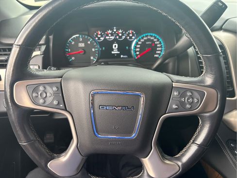 Certified 2020 GMC Yukon XL Denali w/ Denali Ultimate Package AWD/4WD image 9