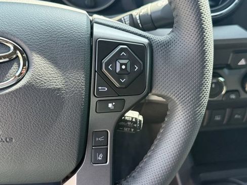 Used 2023 Toyota Tacoma TRD Off-Road w/ Technology Package AWD/4WD image 14