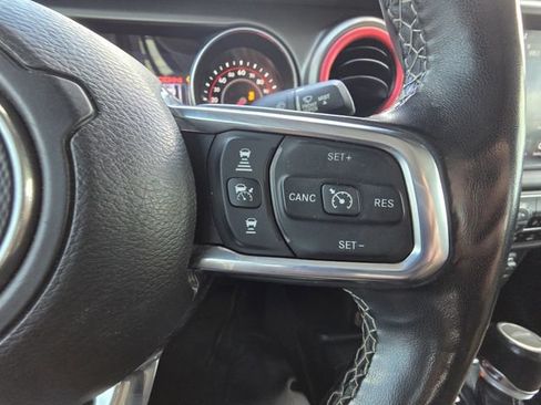 Used 2020 Jeep Gladiator Rubicon w/ Dual Top Group AWD/4WD image 14