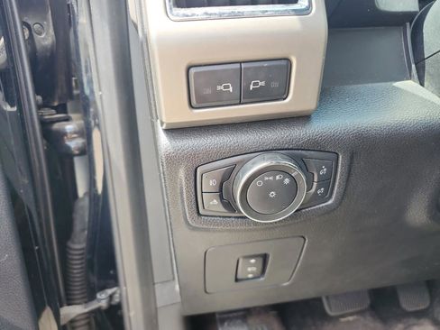Used 2016 Ford F150 Lariat AWD/4WD image 11