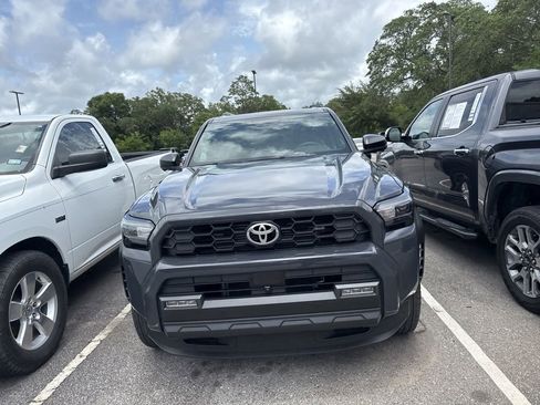 Used 2025 Toyota 4Runner TRD Off-Road Premium AWD/4WD image 3