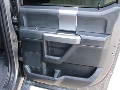 Used 2015 Ford F150 XLT w/ Equipment Group 302A Luxury AWD/4WD image 16