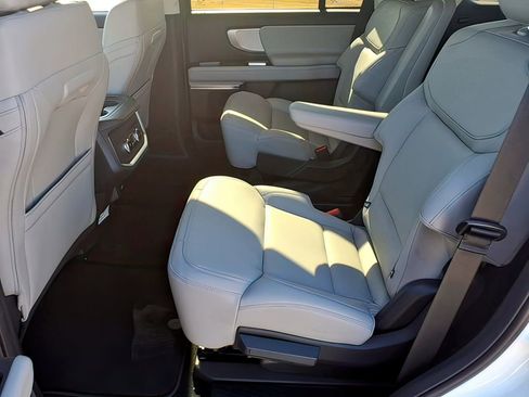 New 2026 Ford Expedition Active image 17