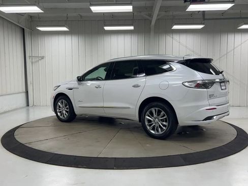 Used 2023 Buick Enclave Avenir image 6