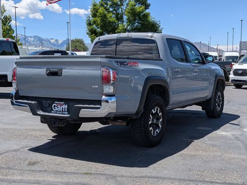 Used 2020 Toyota Tacoma TRD Off-Road AWD/4WD image 3