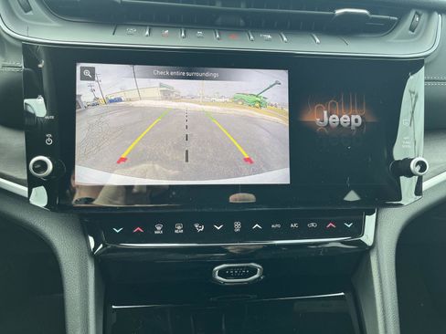 New 2026 Jeep Grand Cherokee Altitude image 19