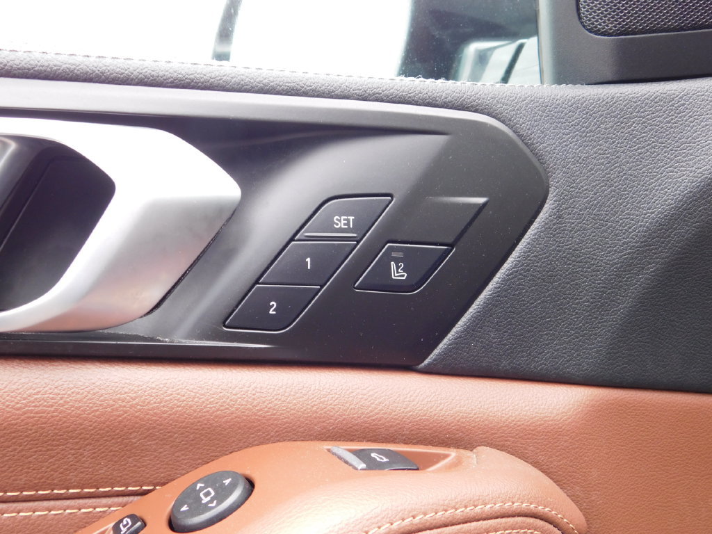 Used 2022 BMW X5 xDrive40i AWD/4WD image 19
