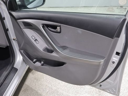 Used 2012 Hyundai Elantra Limited w/ Technology Pkg 5 FWD image 25