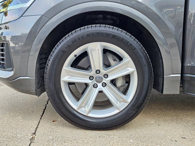 Used 2019 Audi Q8 Premium w/ Convenience Package AWD/4WD image 24