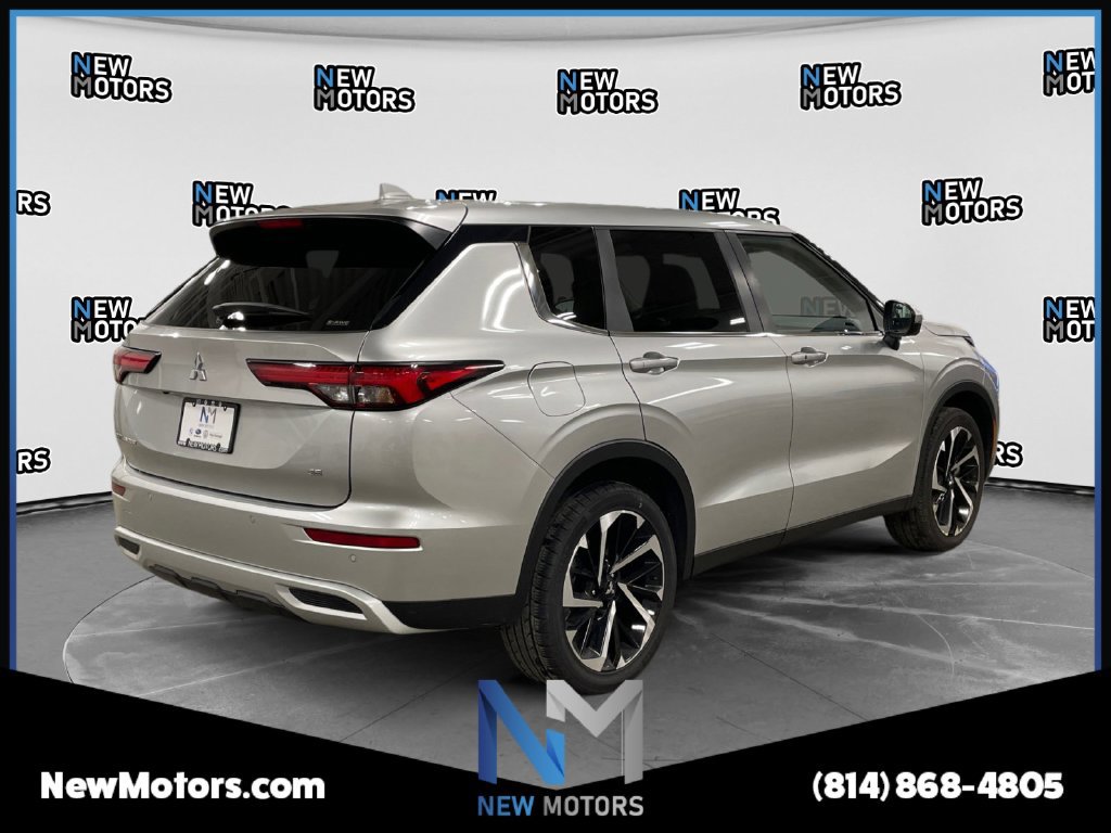 Used 2024 Mitsubishi Outlander SE Black Edition AWD/4WD image 5