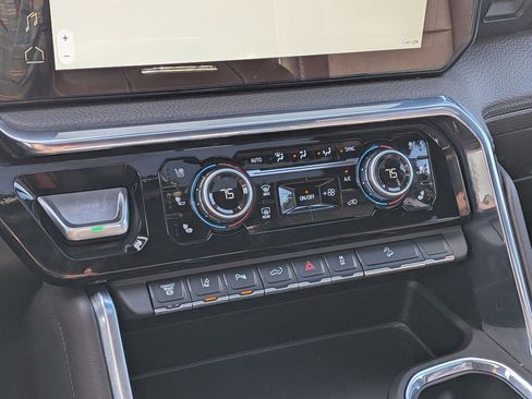 Certified 2024 GMC Sierra 2500 Denali w/ Denali Reserve Package image 15