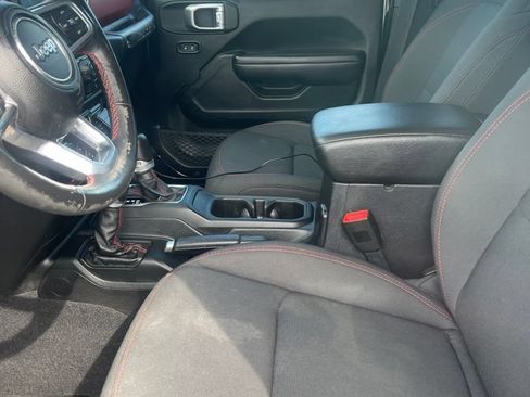 Used 2019 Jeep Wrangler Unlimited Rubicon AWD/4WD image 5