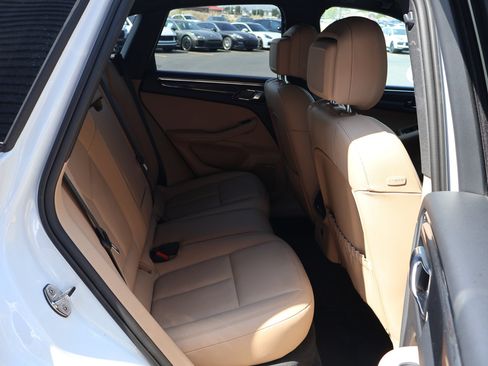 Used 2026 Porsche Macan AWD/4WD image 26