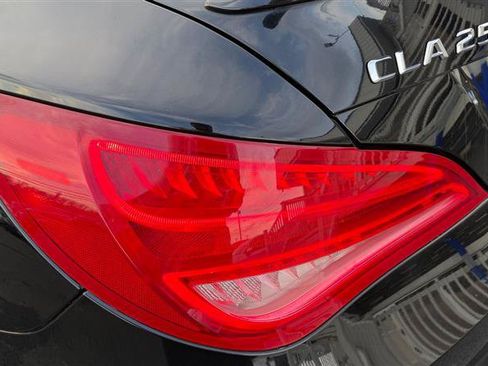 Used 2014 Mercedes-Benz CLA 250 image 12