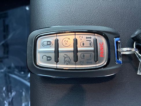 New 2026 Chrysler Pacifica Select image 28