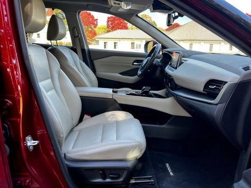 Used 2021 Nissan Rogue SL image 25