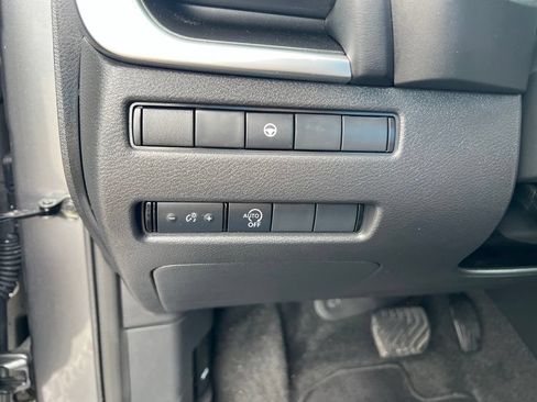 Used 2023 Nissan Rogue SV AWD/4WD image 40