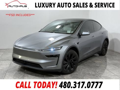 Used 2026 Tesla Model Y AWD image 1
