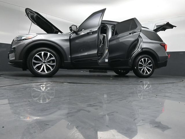 Certified 2025 Ford Explorer ST-Line AWD/4WD image 54