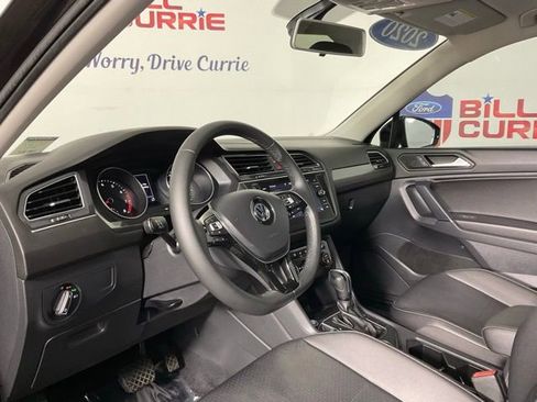 Used 2020 Volkswagen Tiguan SE w/ Panoramic Sunroof Package image 13