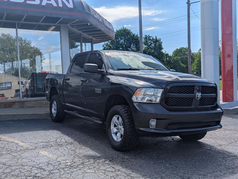 Used 2017 RAM 1500 Express AWD/4WD image 1